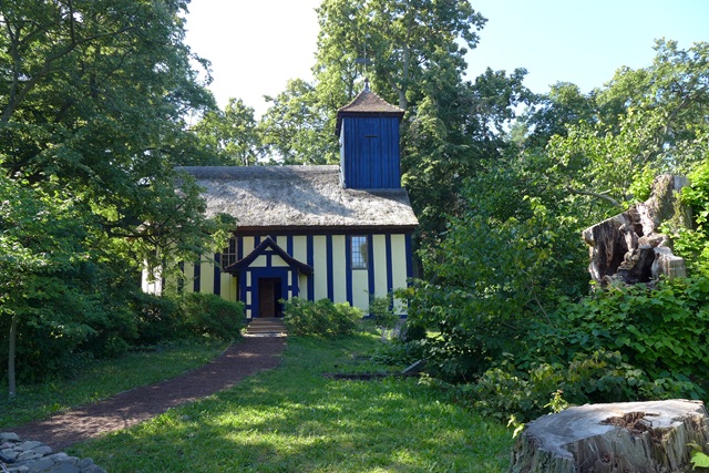Kirchlein im Gruenen